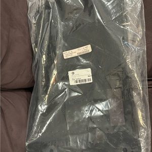 Jeep Wrangler OEM Mats 4 Piece Set
6P43TX7AB Chrysler JL 2 dr Logo Black